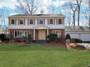 484 Kendrick St, Paramus, NJ 07652