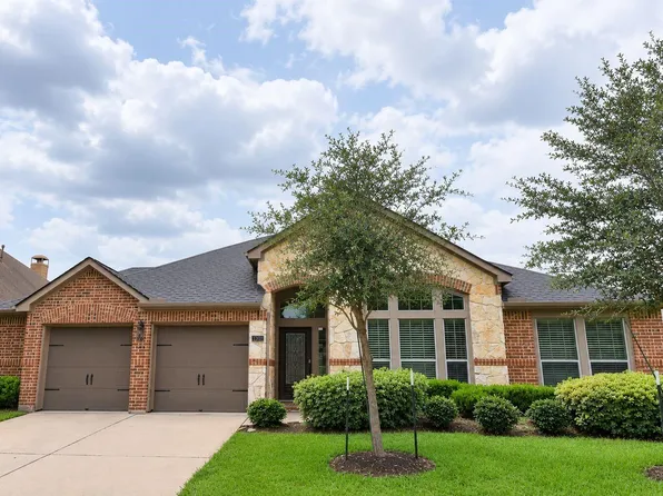 13611 Summer Cloud Ln, Pearland, TX 77584