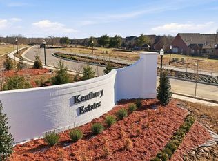 28 Littlecote Ln, Louisville, KY 40245