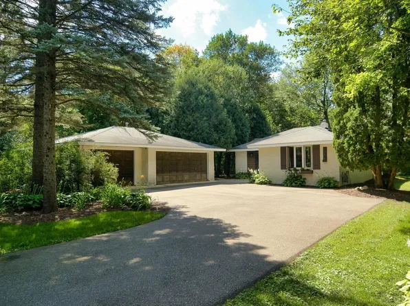 4860 Highcrest Dr, Excelsior, MN 55331