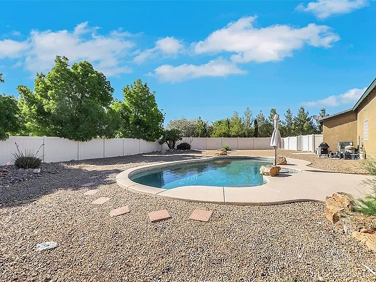 2519 Sparrow Way — Photo 40