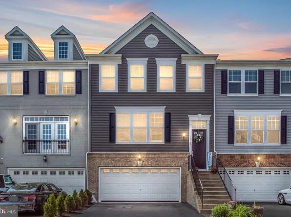 8829 Englewood Farms Dr, Manassas, VA 20112