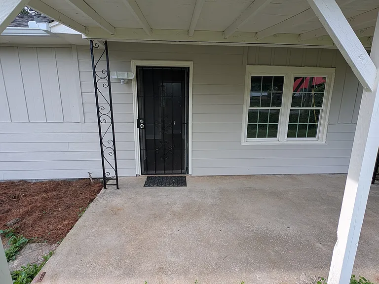1022 Beck St — Photo 3