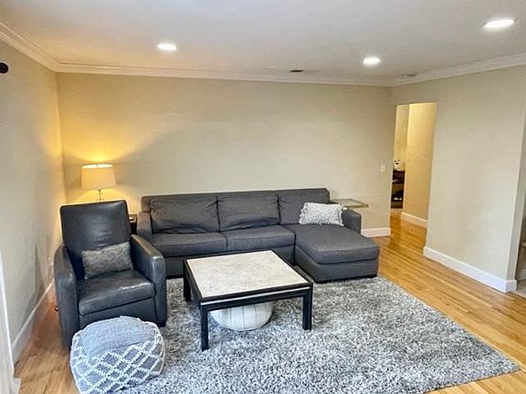 5th image of 1818 Ronie Way
