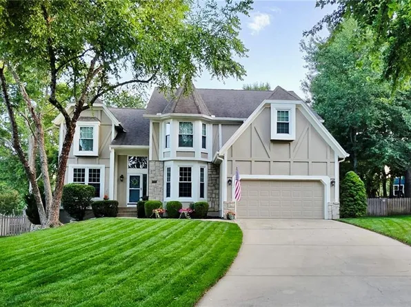 9205 W 131st Ter, Overland Park, KS 66213
