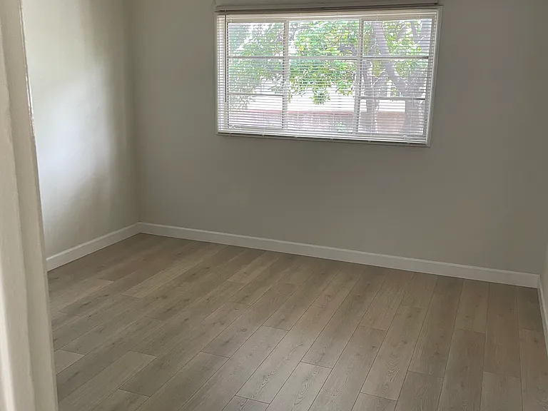 2650 N Frederic St — Photo 8