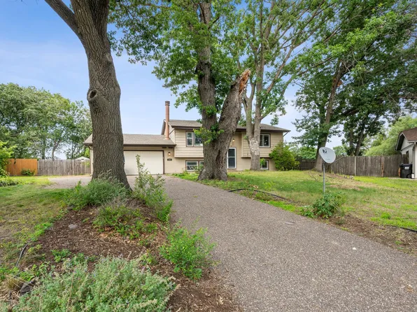 399 106th Ave NW, Coon Rapids, MN 55448