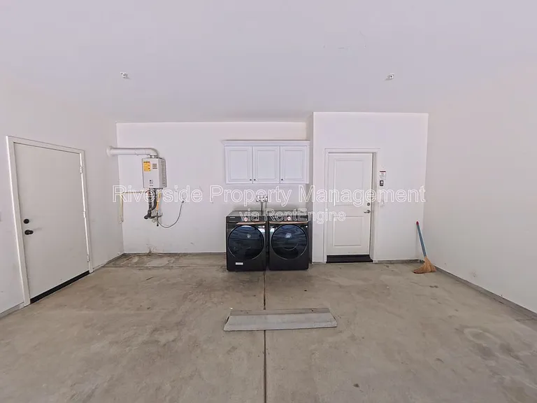 2921 Gibson St — Photo 41