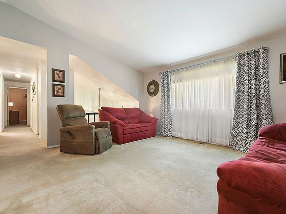 4th image of 151 Summit Ridge Dr