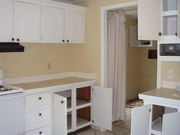 4th image of 8061 Goodwin Dr