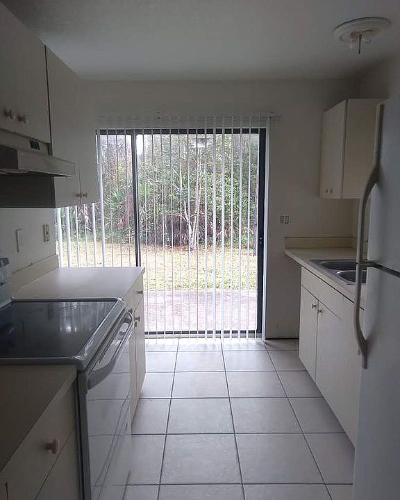 1st image of 28425 Chinquapin Dr