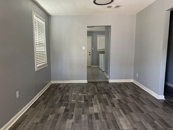 3rd image of 2385 Staten Ave