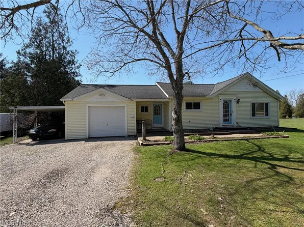 13268 Shady Ln, Chesterland, OH 44026