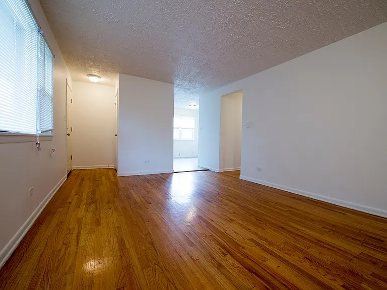 6022 S Indiana Ave — Photo 10