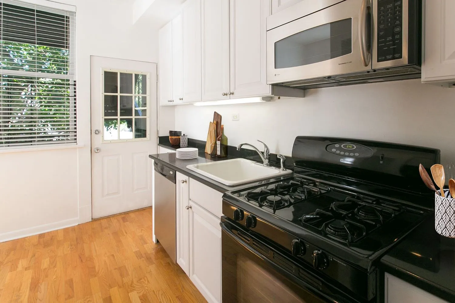 5532 S. Kimbark Avenue — Photo 1