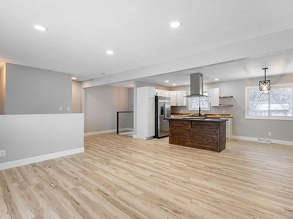 3rd image of 30068 Westlake Dr
