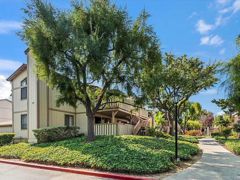 457 Coyote Creek Cir photo 1