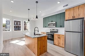 2nd image of 1221 W Lehigh Ave #2