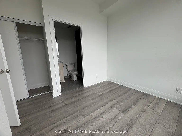 743 Warden Ave #218 — Photo 24