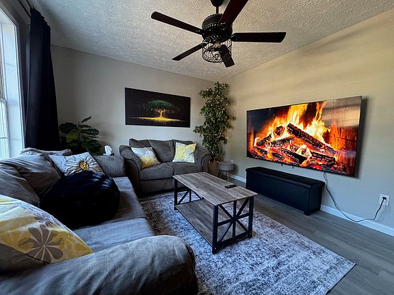 2nd image of 220 Virginia Ave Unit 1