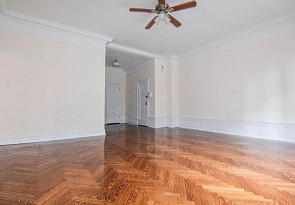 3rd image of 140 W 79th St APT 8B