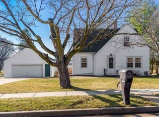 202 W 7th St, Pecatonica, IL