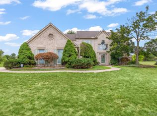 703 Sandalwood Ct, Canton, MI 48188