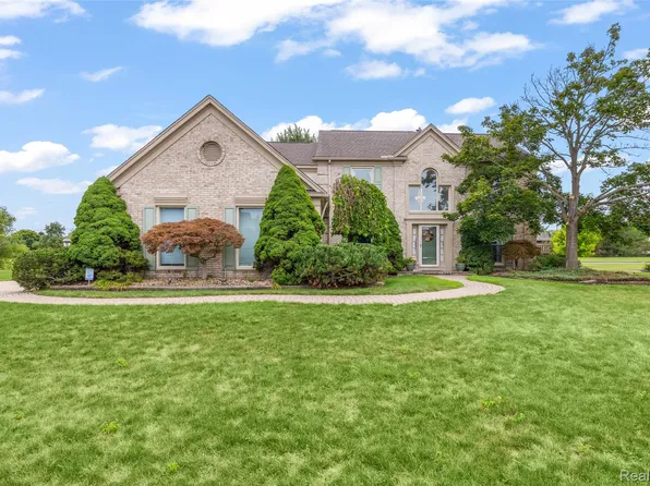 703 Sandalwood Ct, Canton, MI 48188