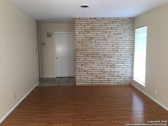 2nd image of 434 Indigo St