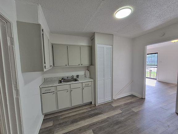 4th image of 2100 Riverside Blvd