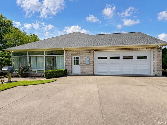 3rd image of 1504 Regents Park Rd