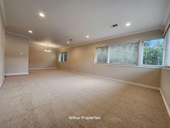 5th image of 840 University Ave #0