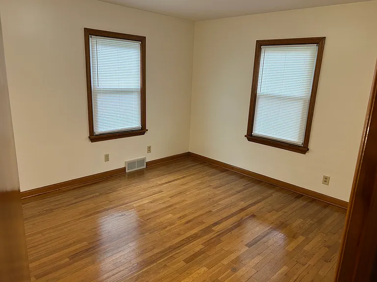 835 W College Rd — Photo 3