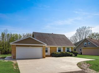 2841 Santa Fe Trl, Racine, WI 53404