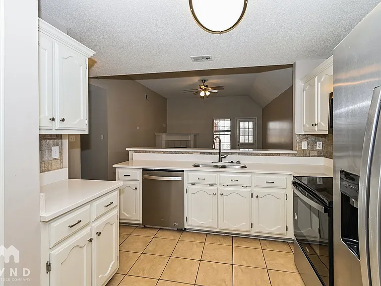 8313 Regal Bend Dr — Photo 8