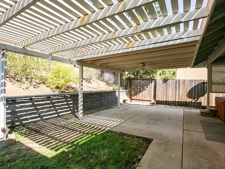 5809 Lincoln Ave — Photo 6