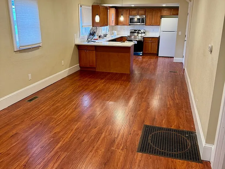535 NE 94th Ave — Photo 3