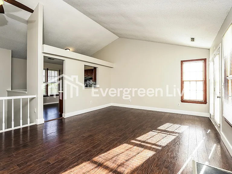 980 Hamilton Ridge Ln — Photo 7