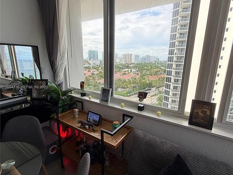 19201 Collins Ave #1126 — Photo 7