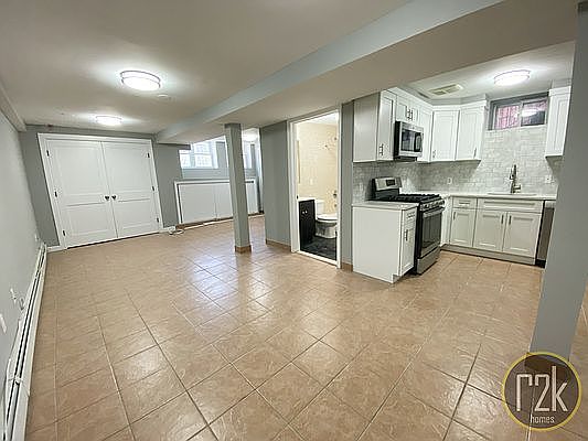 4th image of 23-50 Crescent St #1