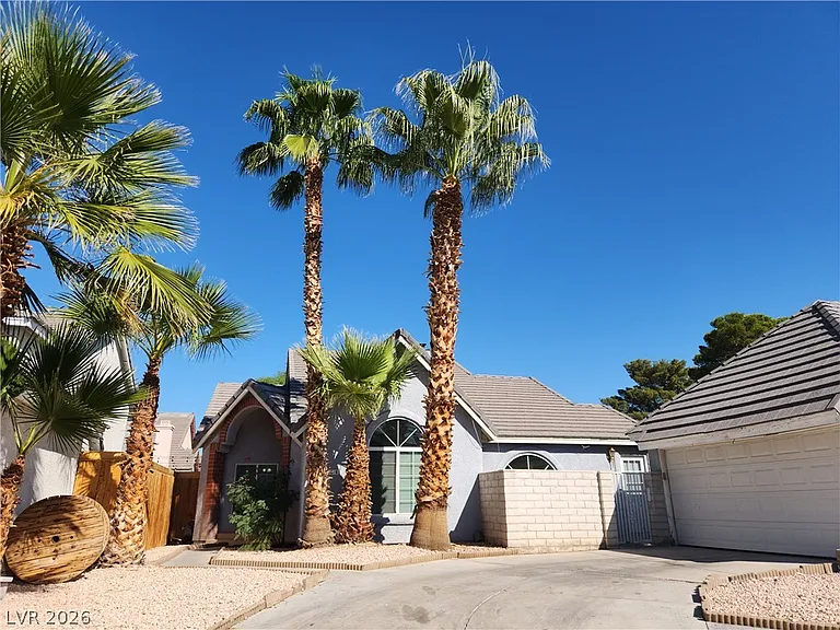 6556 Bradford Ln — Photo 3