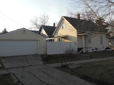 901 10th Ave SW, Cedar Rapids, IA, 52404