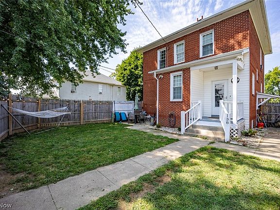 3rd image of 138 Hamline Ave