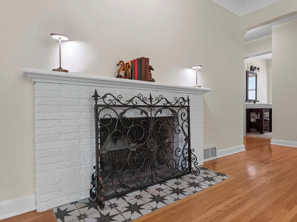 4705 Valley View Rd, Edina, MN 55424