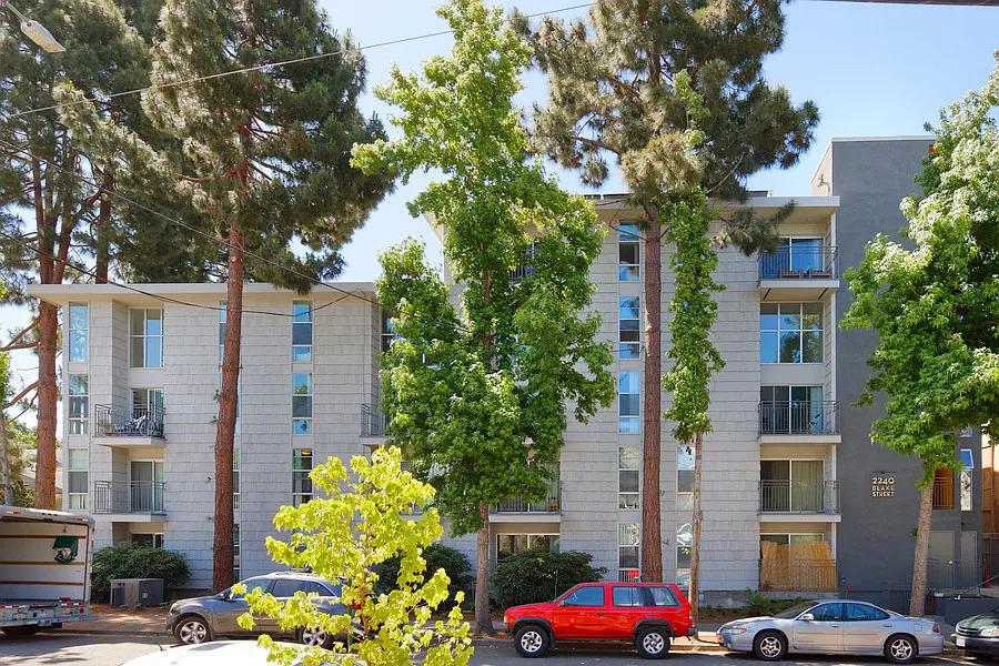2240 Blake St — Photo 4