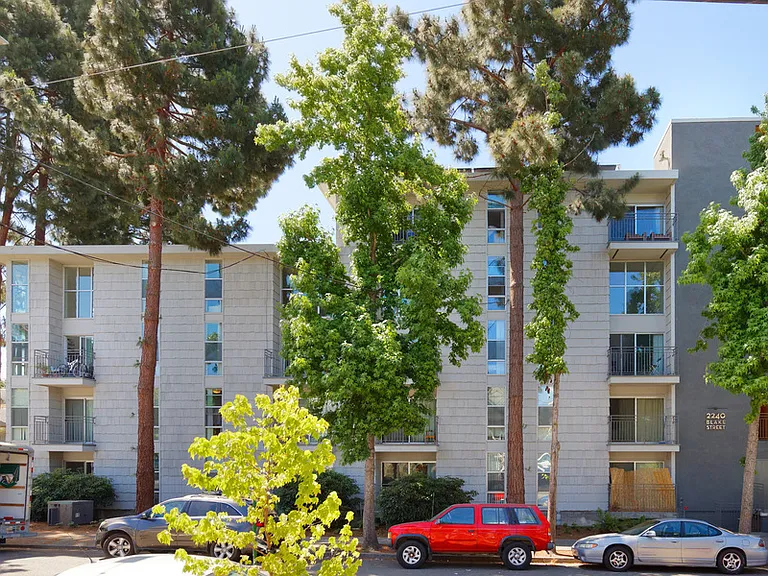 2240 Blake St — Photo 4