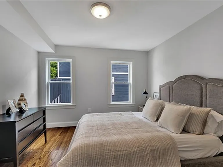 12 Sydney St #2 — Photo 7