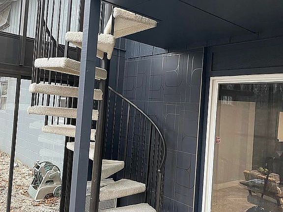 4th image of 2115 Lincolnwood Dr