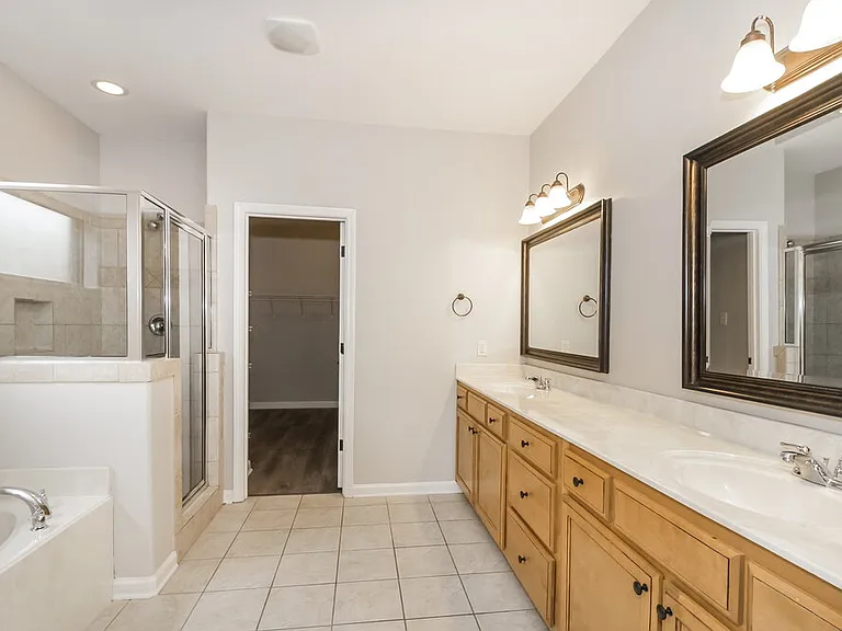1457 Sawmill Creek Ln — Photo 10