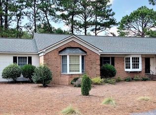 190 Longleaf Rd, Southern Pines, NC 28387